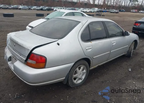 1999 Nissan Altima Gle/Gxe/Se/Se-L/Xe z USA, uszkodzony, nr VIN 1N4DL01D3XC213517